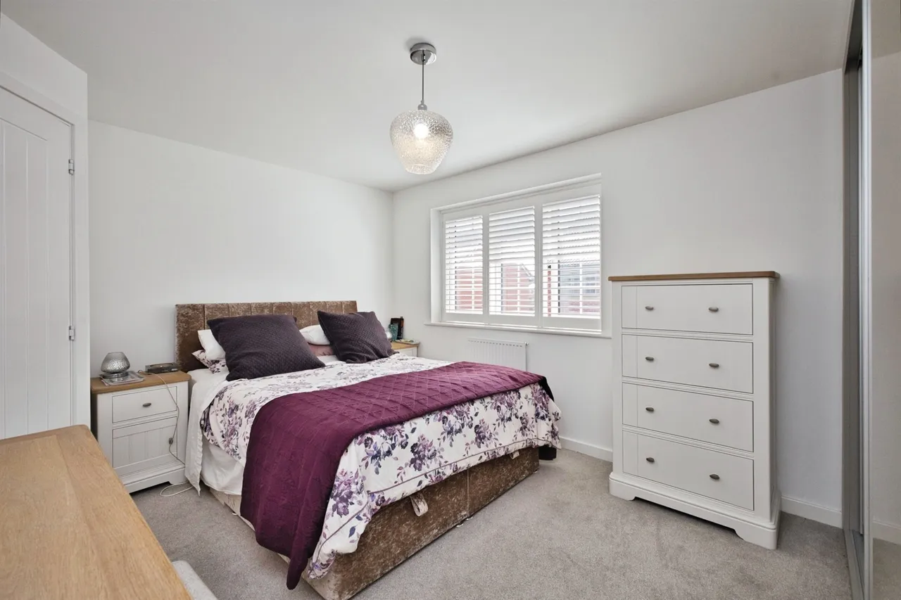 Saturn Close, Warminster, photo 11