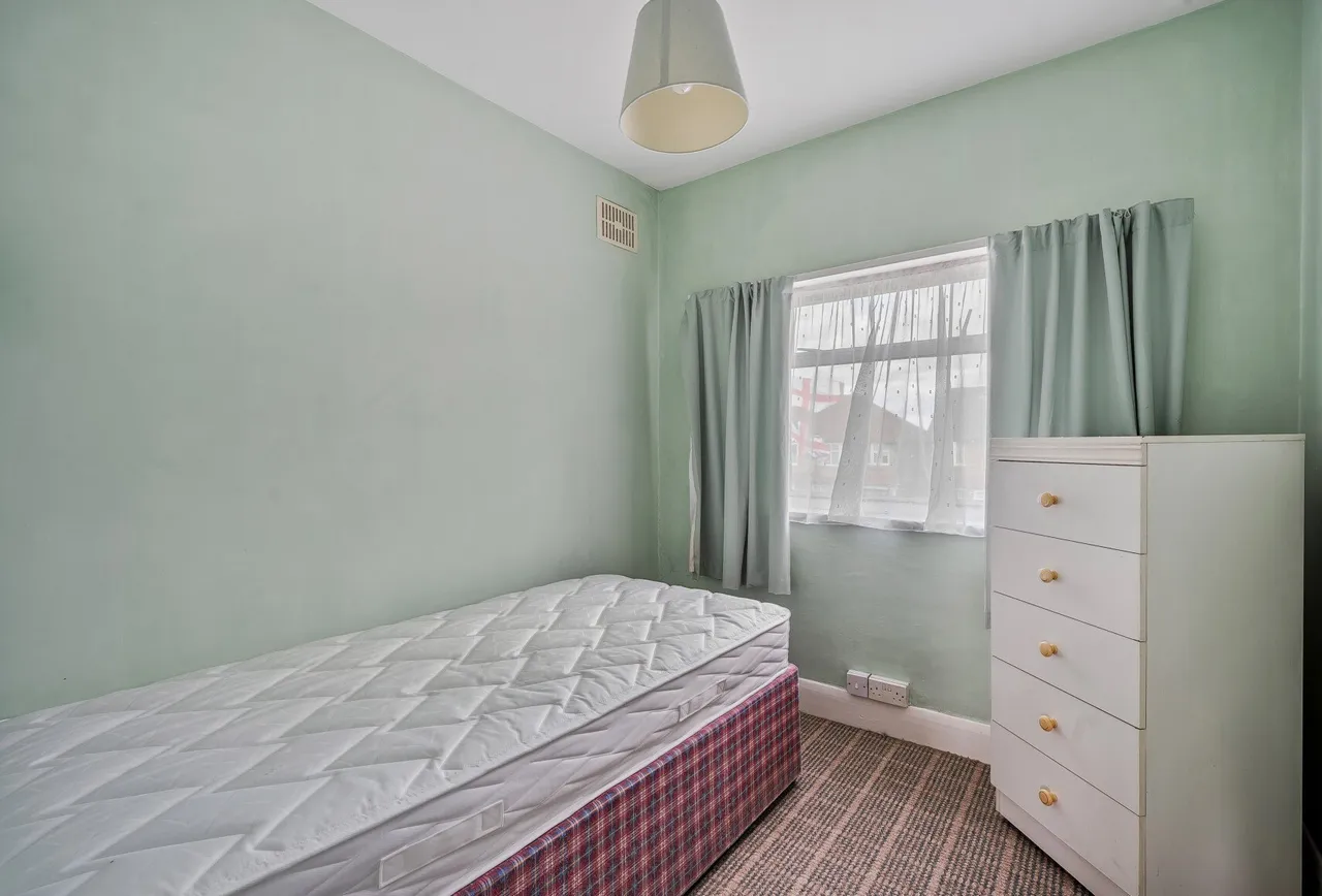 Sutton Common Road, Sutton, SM3 9NH, photo 13