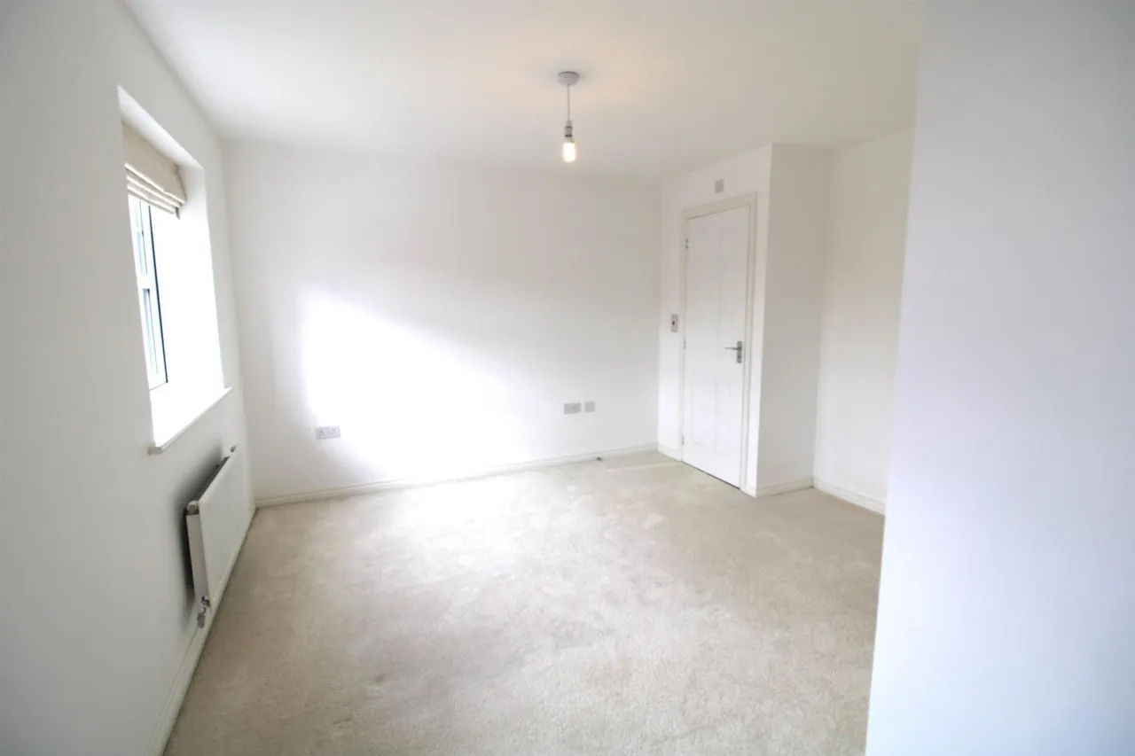 Woodhouses Avenue, Audenshaw, M34, photo 8