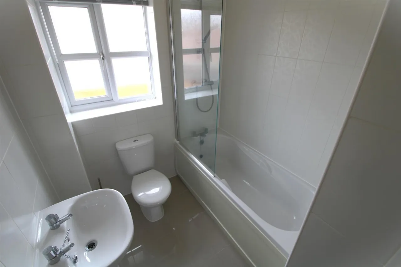 Woodhouses Avenue, Audenshaw, M34, photo 14