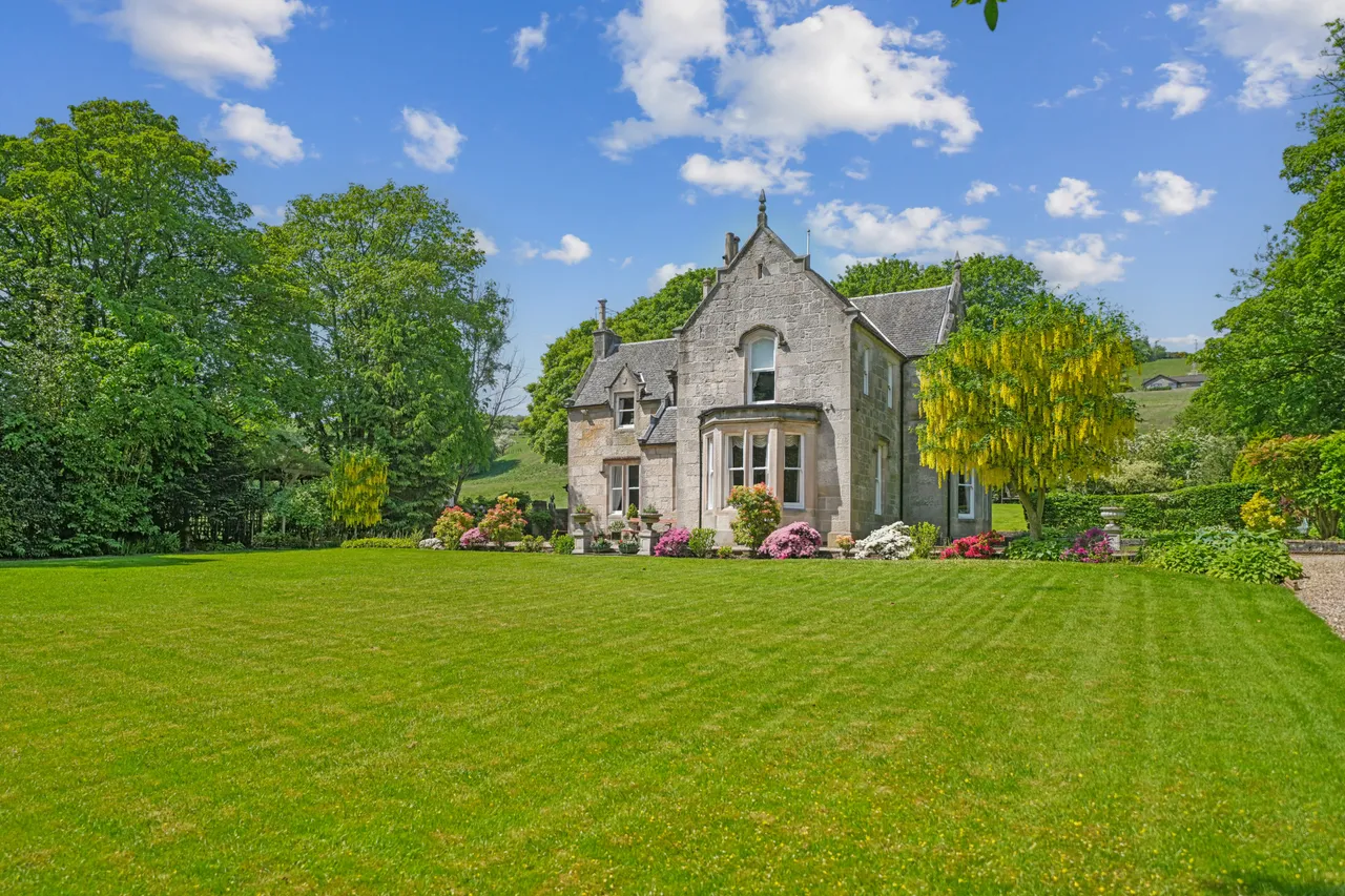 4 bed house for sale, Wood Neuk Gateside Road, Barrhead, G78