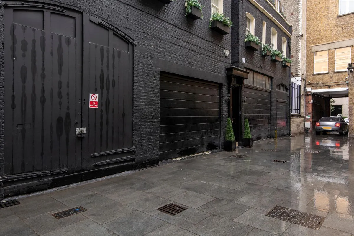 Piccadilly, Mayfair, W1J, photo 21