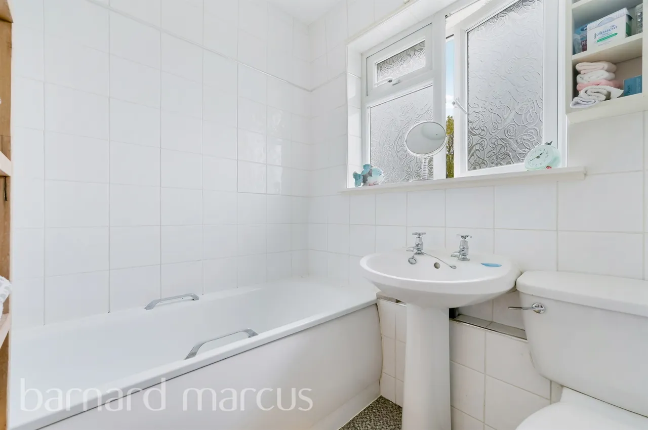 Cranleigh Road, Feltham, TW13, photo 8