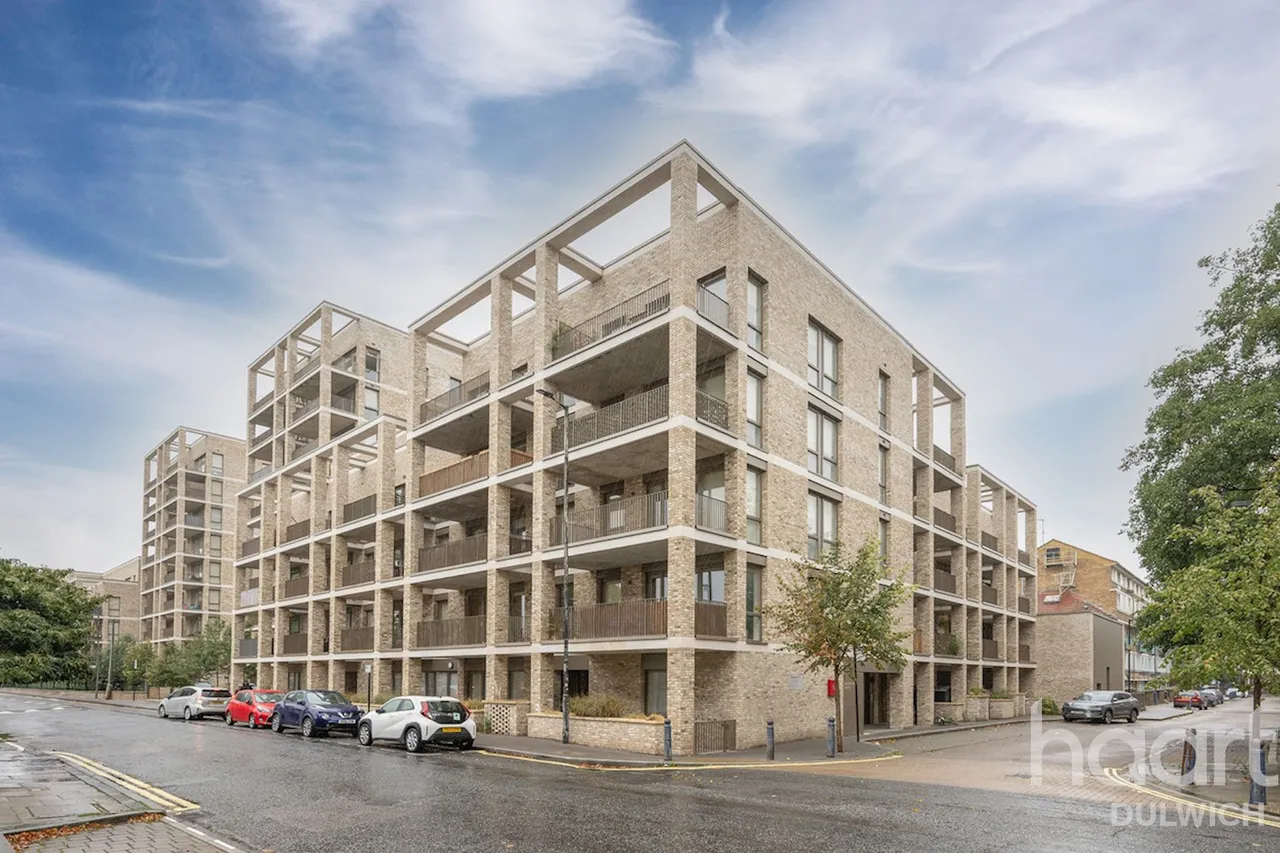 1 bed flat for sale, East Surrey Grove, London, SE15