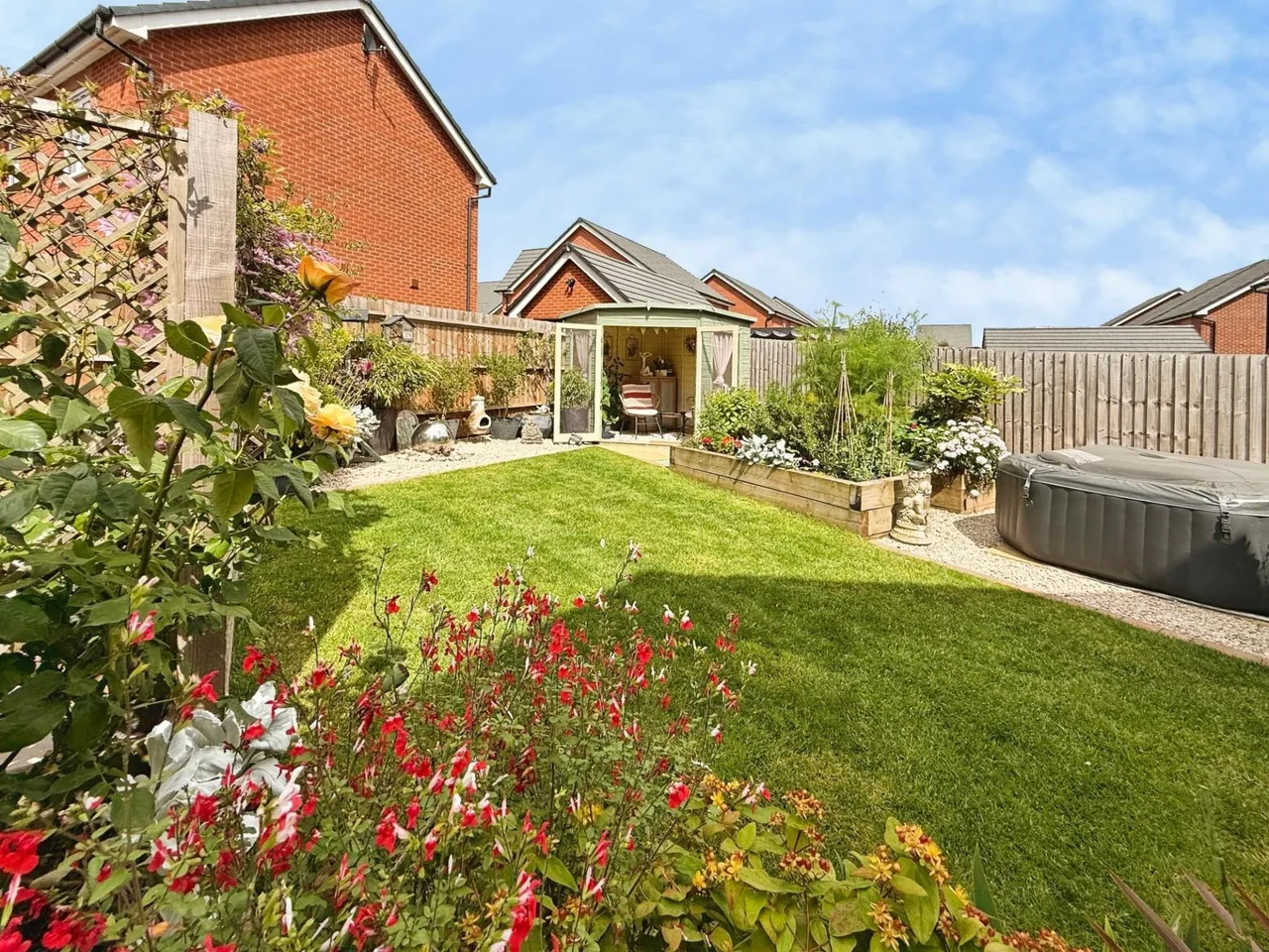 Brook Leasow, Redhill, TF2, photo 4