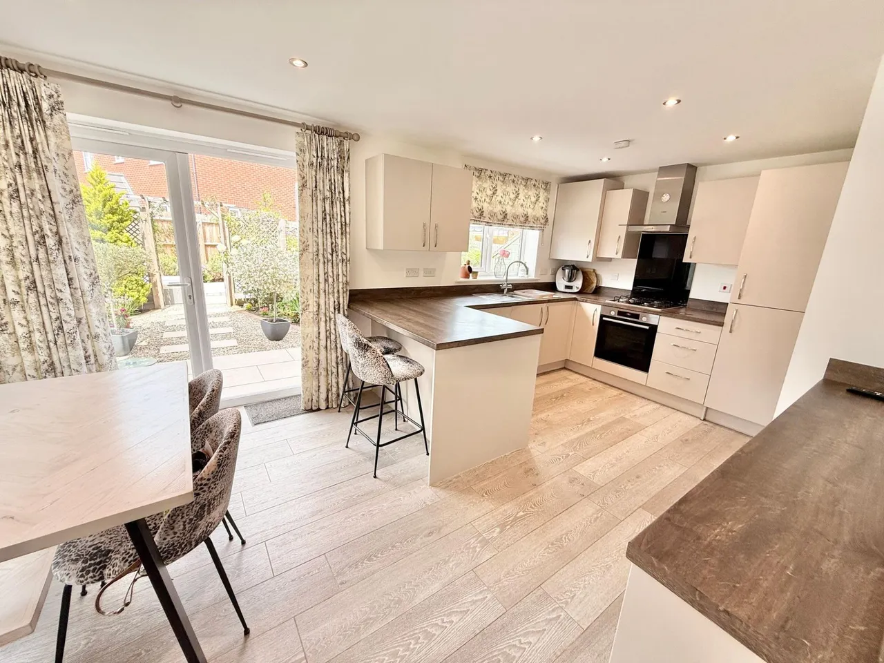 Brook Leasow, Redhill, TF2, photo 3