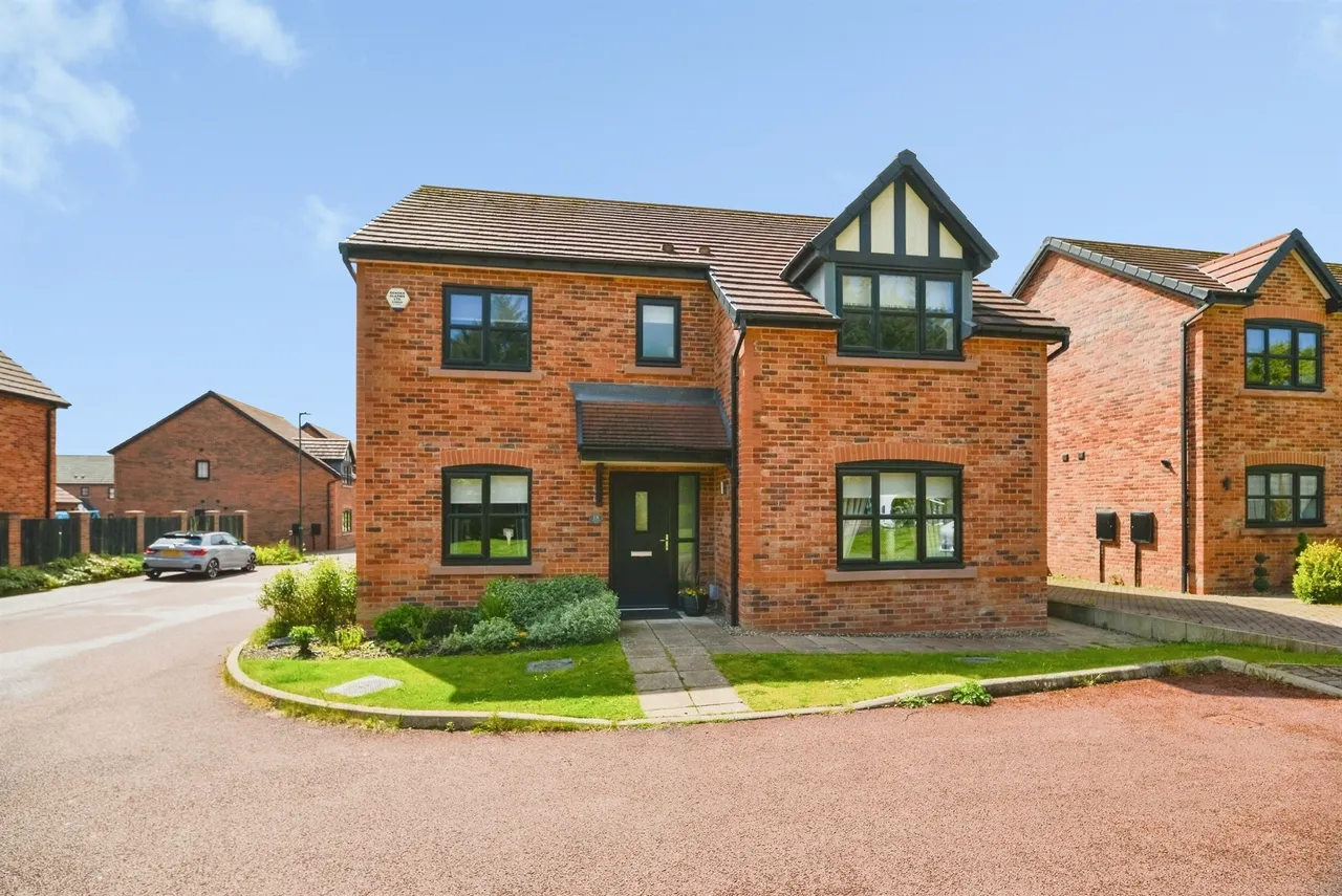 4 bed house for sale — West Wood Road, Nunthorpe, Middlesbrough