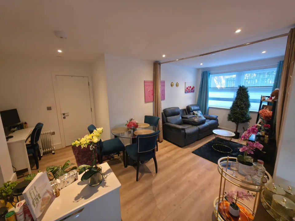 Flat 7 Newacre House, Wood Street, East Grinstead, West Sussex, photo 4