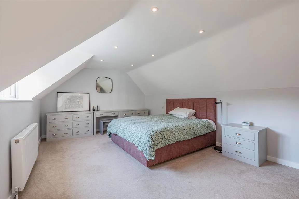 Dartnell Park Road, West Byfleet, KT14, photo 13