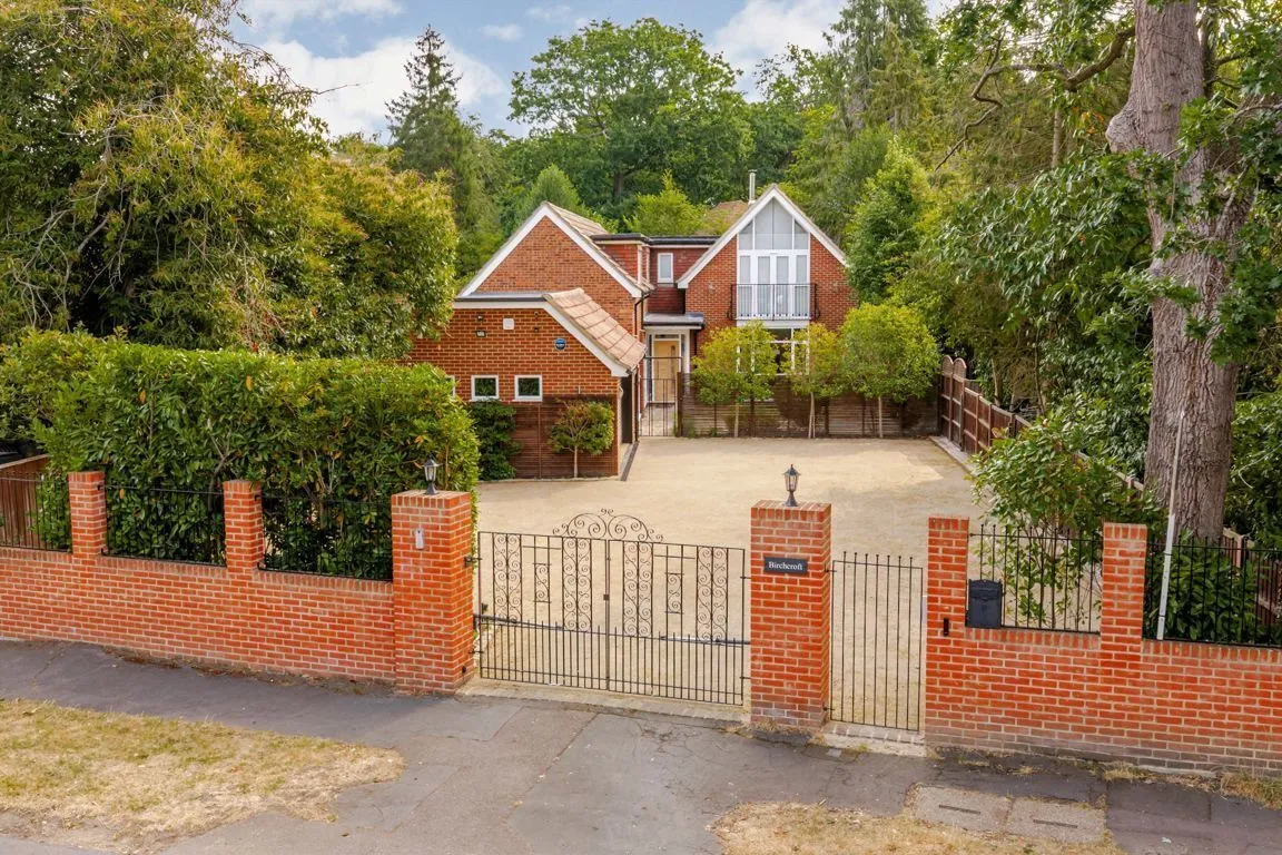 5 bed house for sale, Dartnell Park Road, West Byfleet, KT14