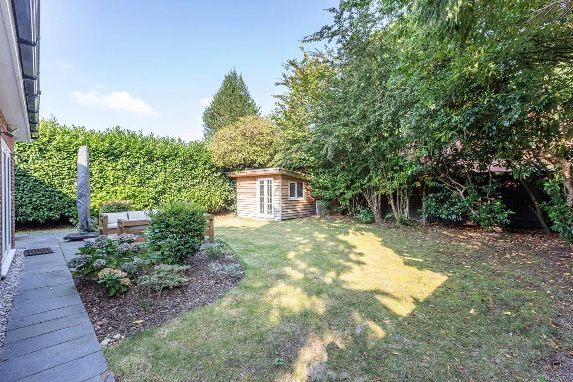 Dartnell Park Road, West Byfleet, KT14, photo 16