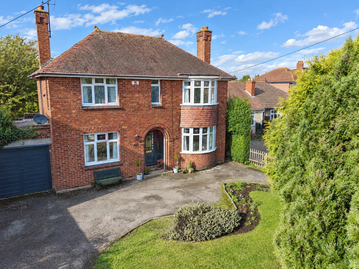 3 bed house for sale, Stratford Road, Roade, NN7