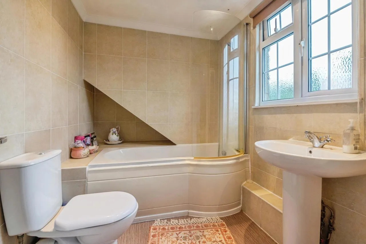 Walsingham Road, Southend-On-Sea, SS2, photo 9