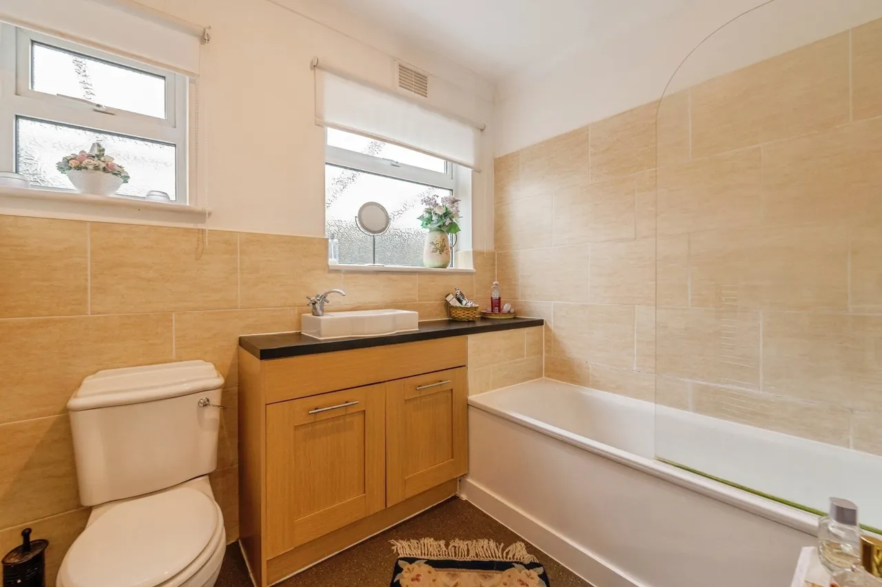 Walsingham Road, Southend-On-Sea, SS2, photo 13