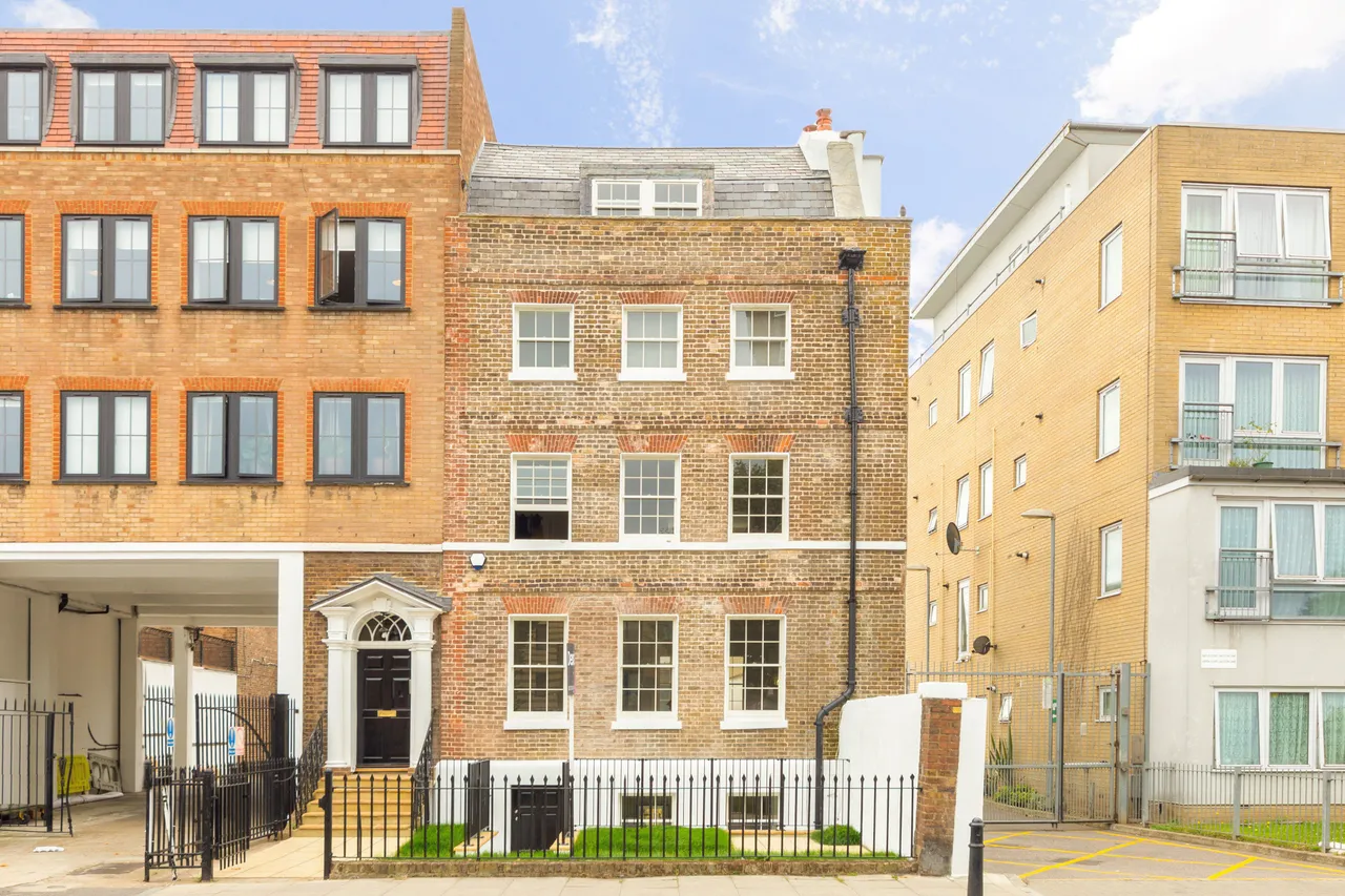 flat to rent — Flat 2, 160b Dalston Lane, London