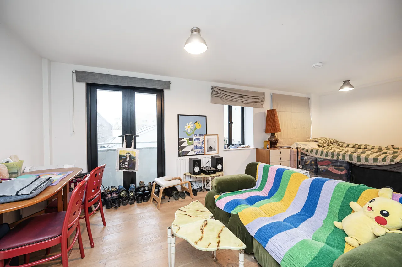 Flat 2, 160b Dalston Lane, London, photo 2