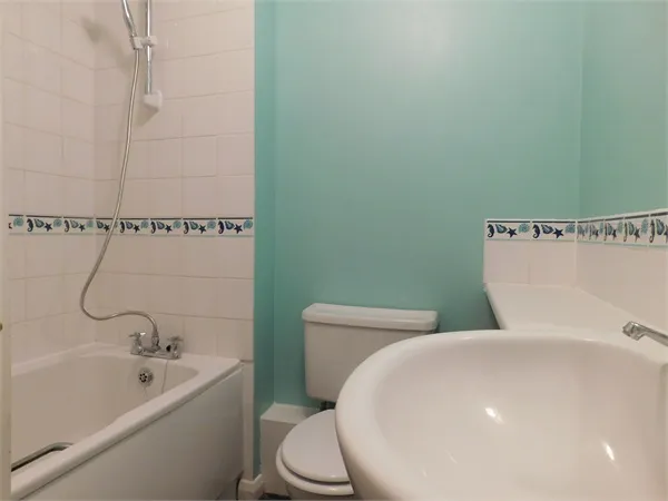 Tollgate Drive, Hayes, Greater London, UB4 0NW, photo 3