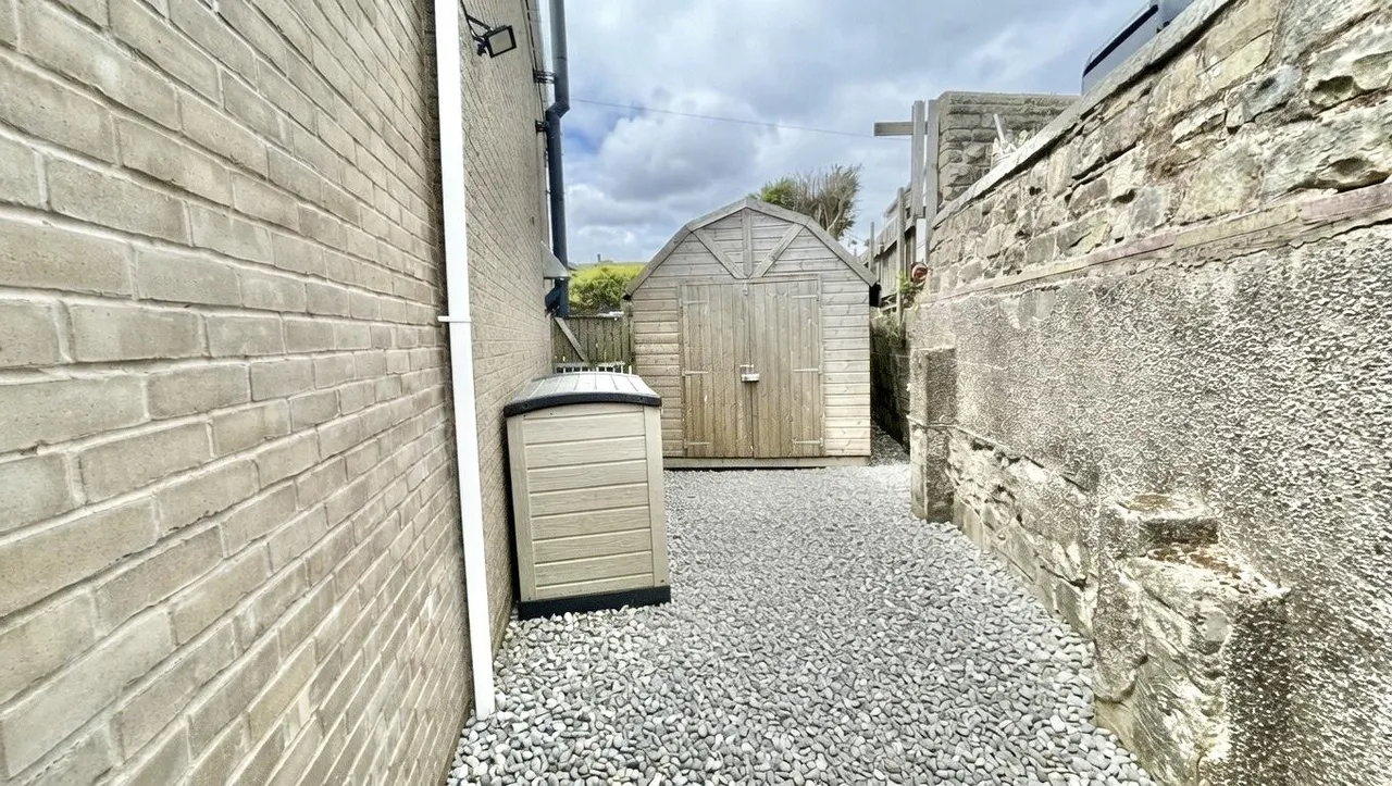 Burnley Road, Weir, OL13, photo 22