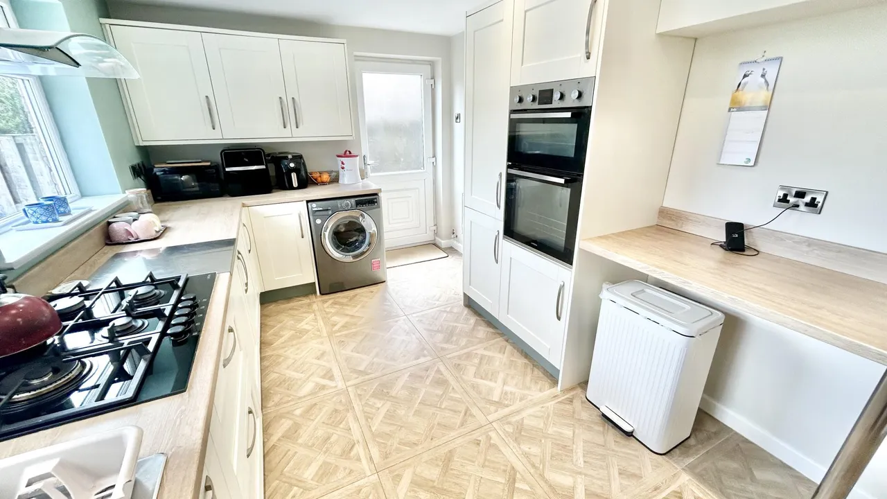 Burnley Road, Weir, OL13, photo 6