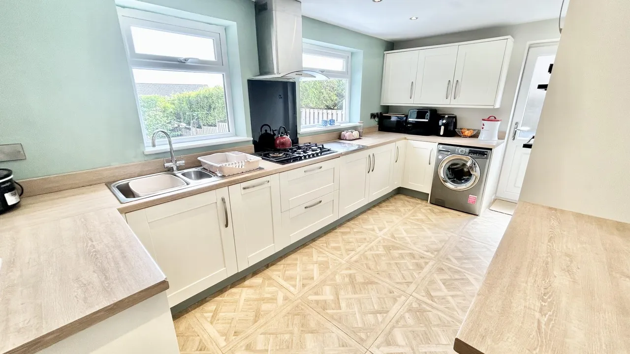 Burnley Road, Weir, OL13, photo 11