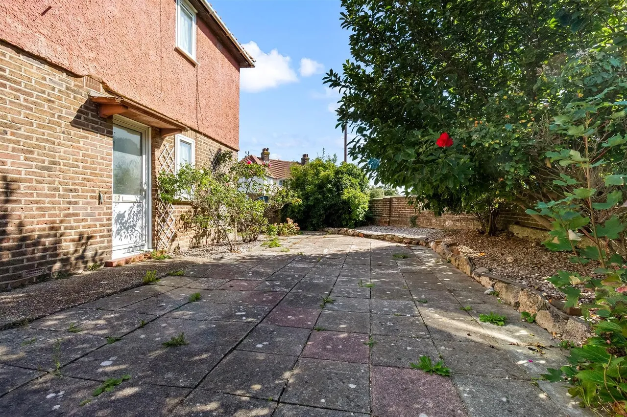 Angola Road, Worthing, photo 15