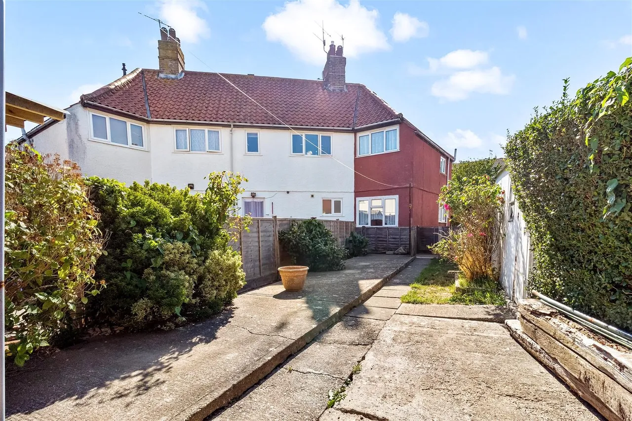 Angola Road, Worthing, photo 17