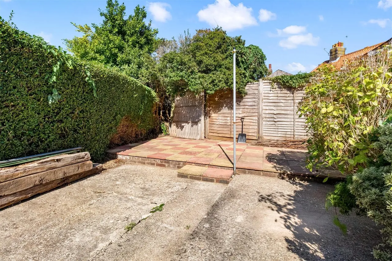 Angola Road, Worthing, photo 14