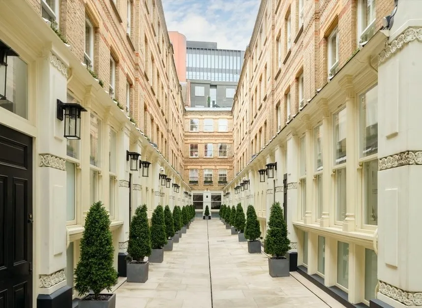 2 bed flat for sale — Dyer's Buildings, Pink Mews, EC1N