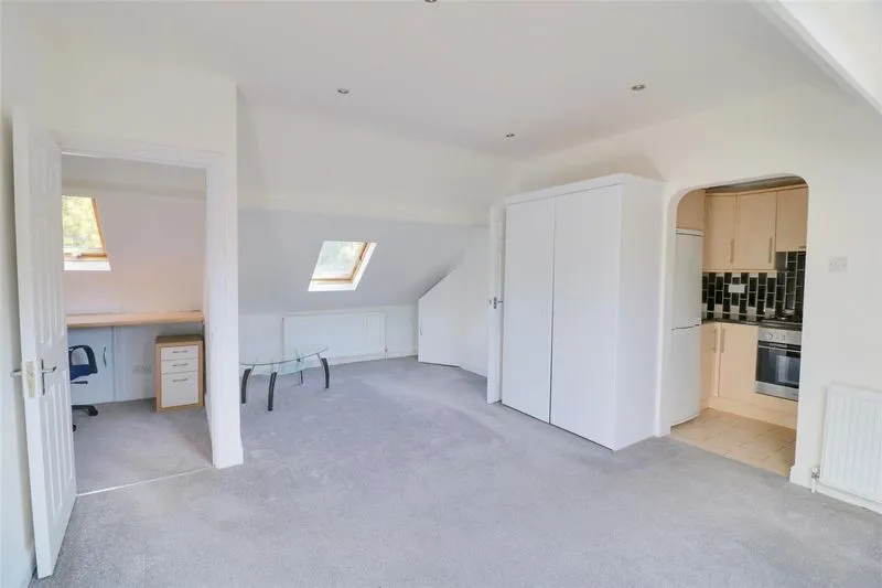 Foxley Lane, Purley CR8 3EE, photo 5