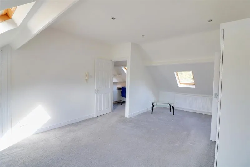 Foxley Lane, Purley CR8 3EE, photo 3