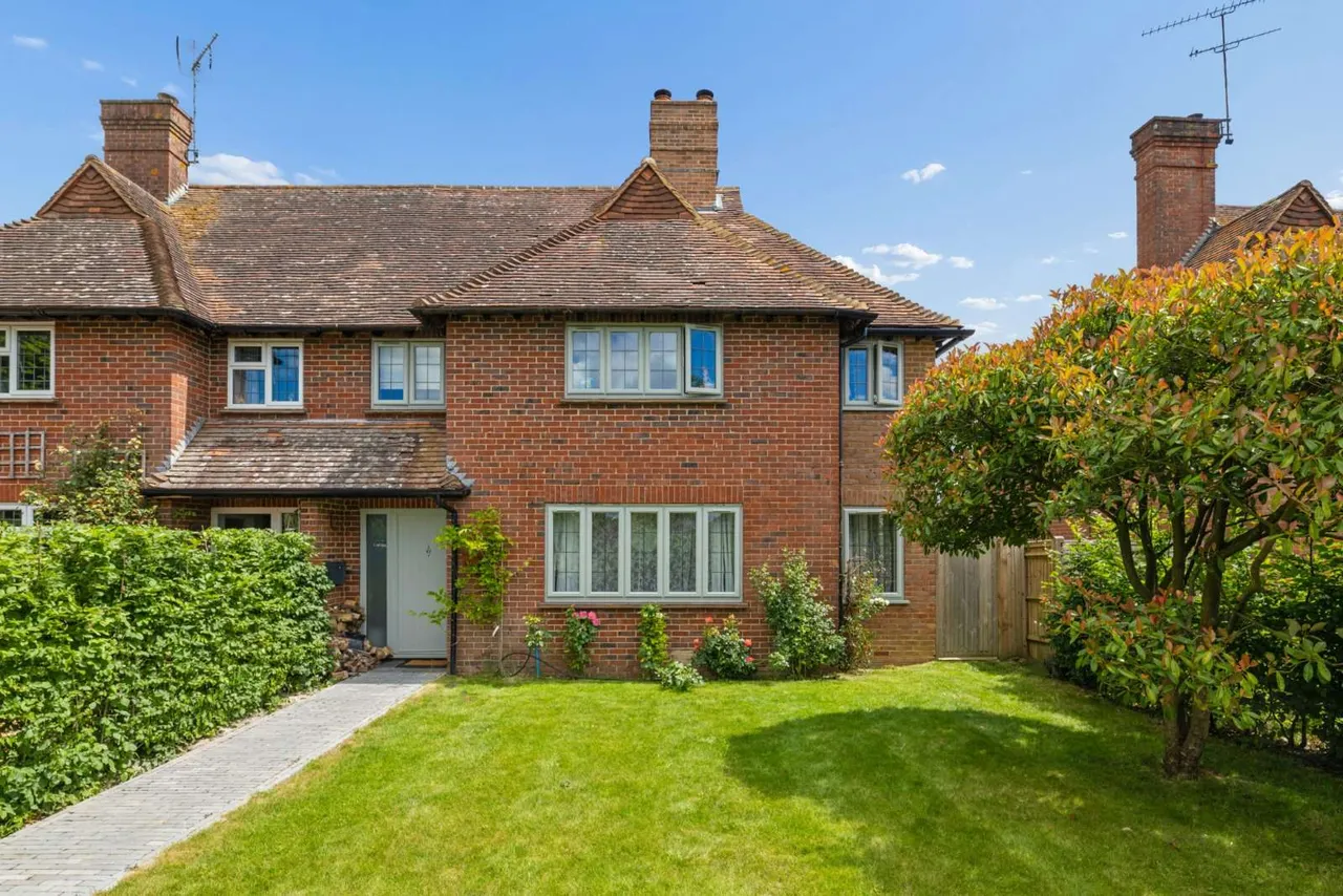 4 bed house for sale — Binhams Meadow, Dunsfold, Godalming, Surrey, GU8 4LH