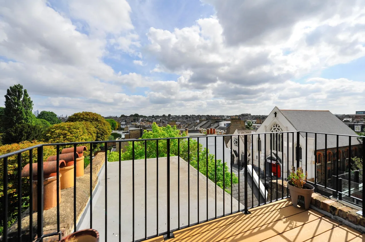Bolingbroke Grove, London, SW11, photo 10