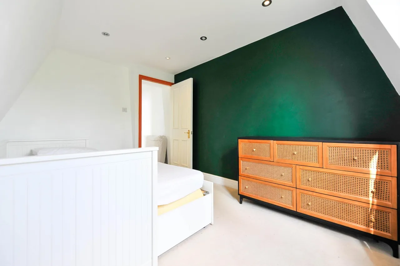 Bolingbroke Grove, London, SW11, photo 6