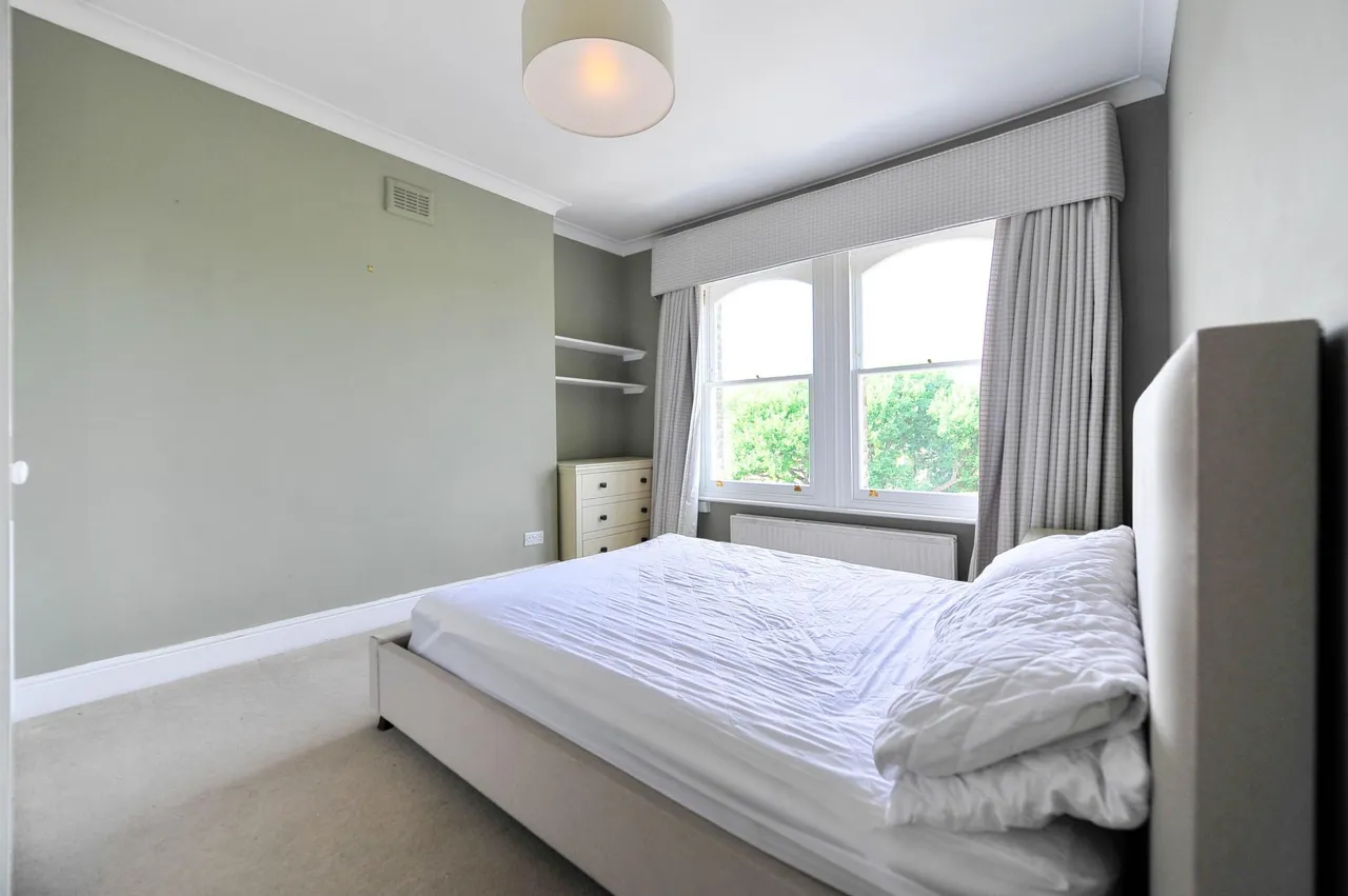 Bolingbroke Grove, London, SW11, photo 4