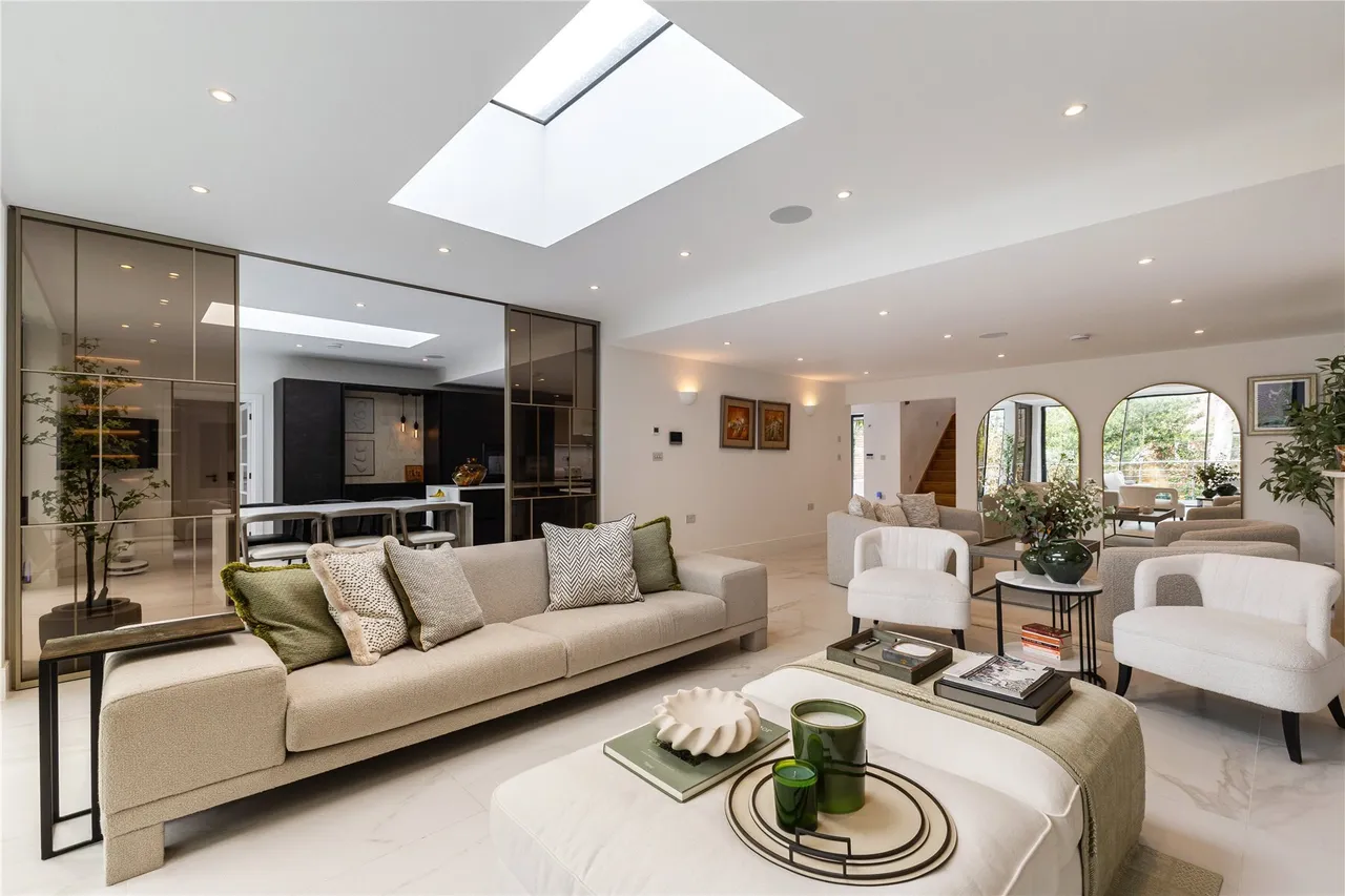 Beverley Lane, Kingston upon Thames, Surrey, KT2, photo 5
