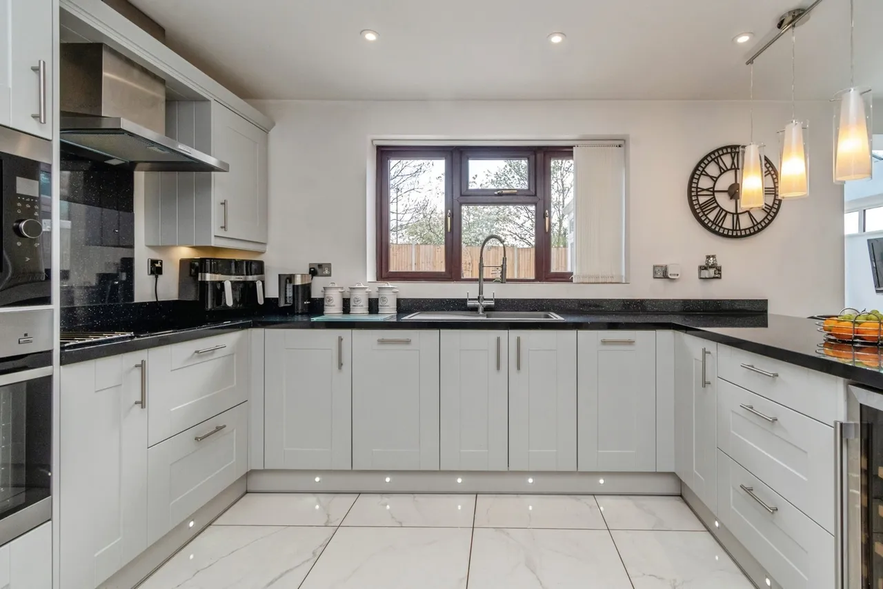 St. Pauls Close, Heath Hayes, Cannock, Staffordshire, WS11, photo 5