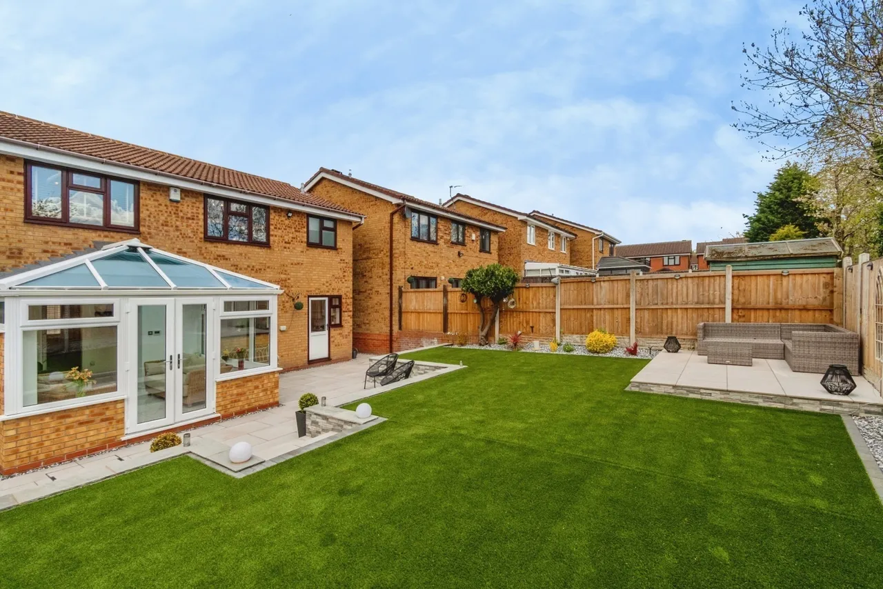 St. Pauls Close, Heath Hayes, Cannock, Staffordshire, WS11, photo 27
