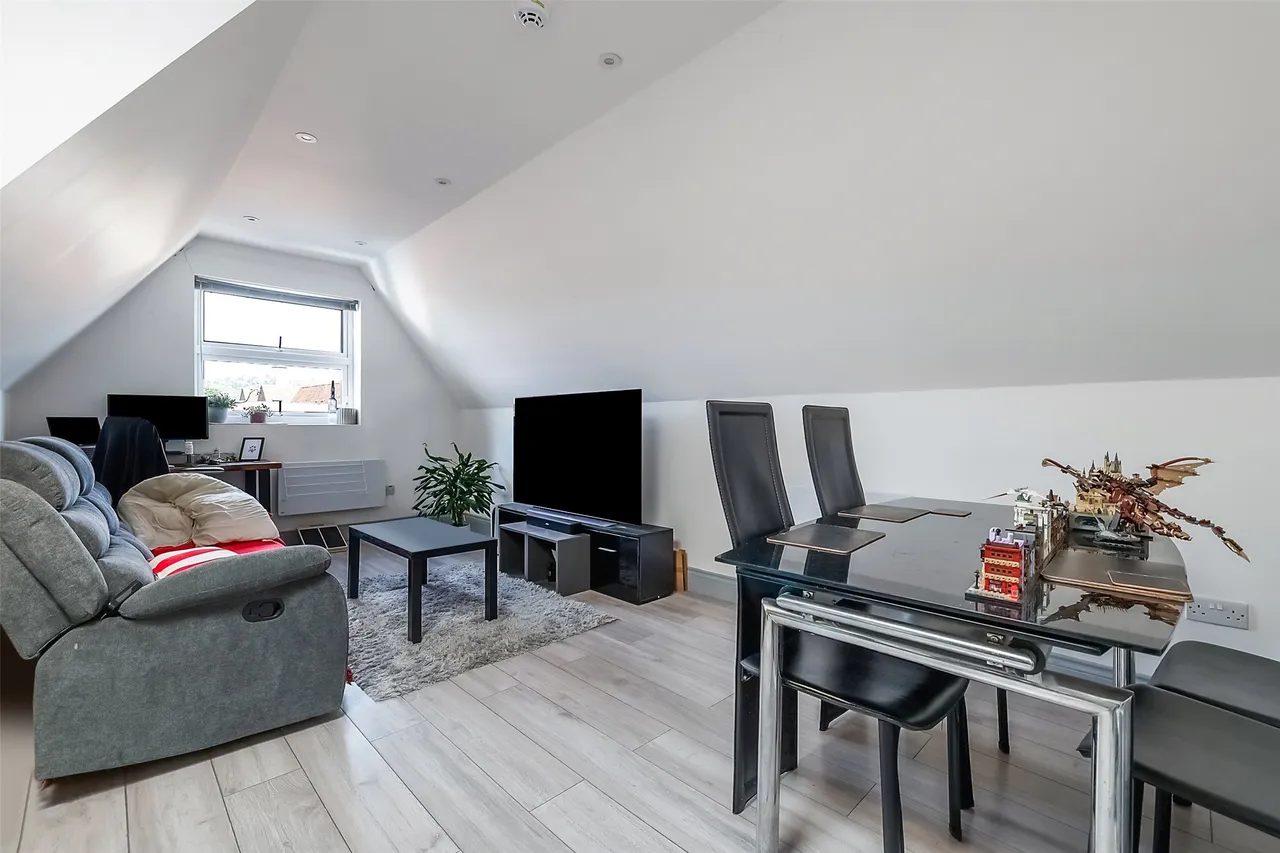 2 bed property for sale, Bell Street, Reigate, RH2