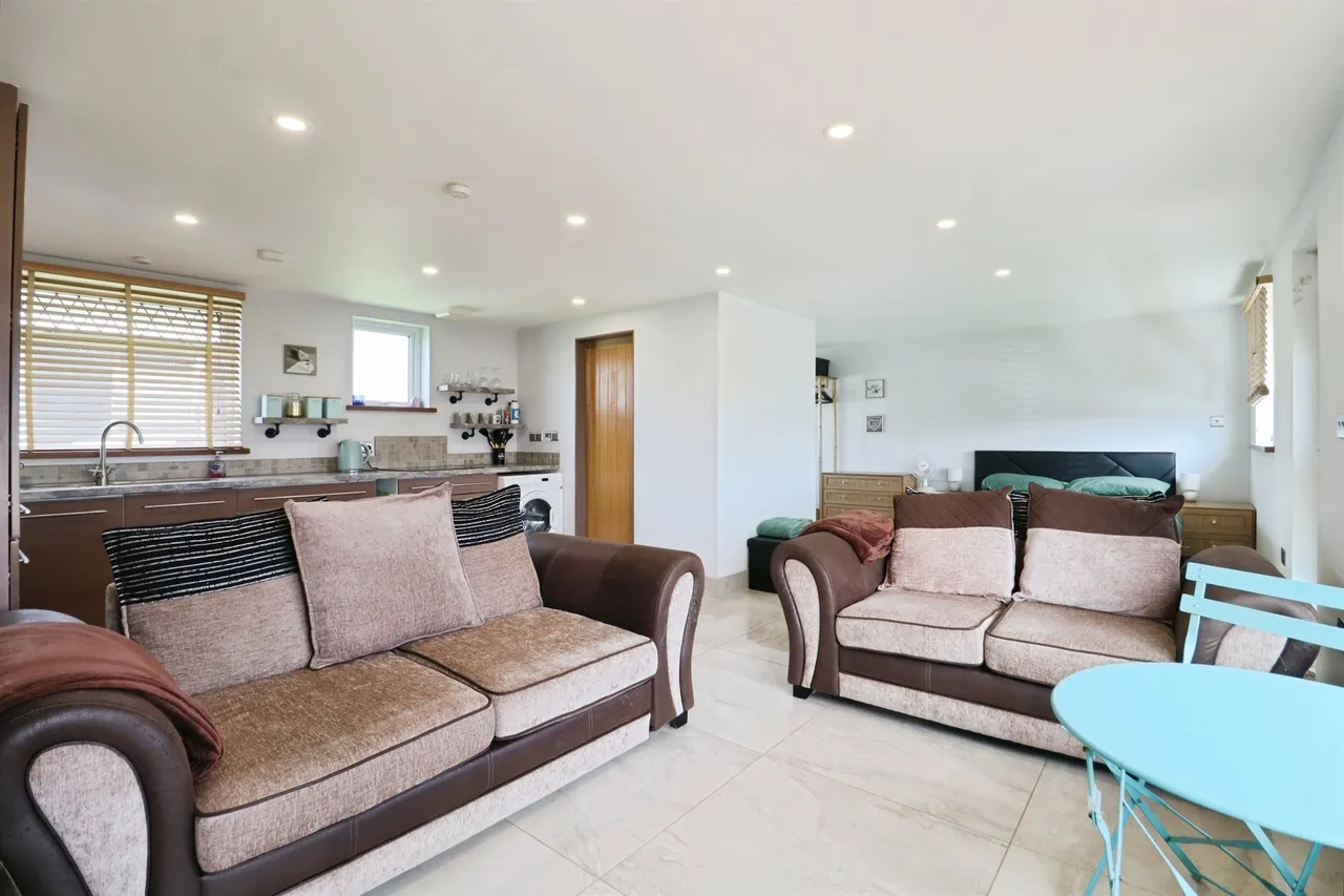 Fort Road, Penarth, CF64, photo 16