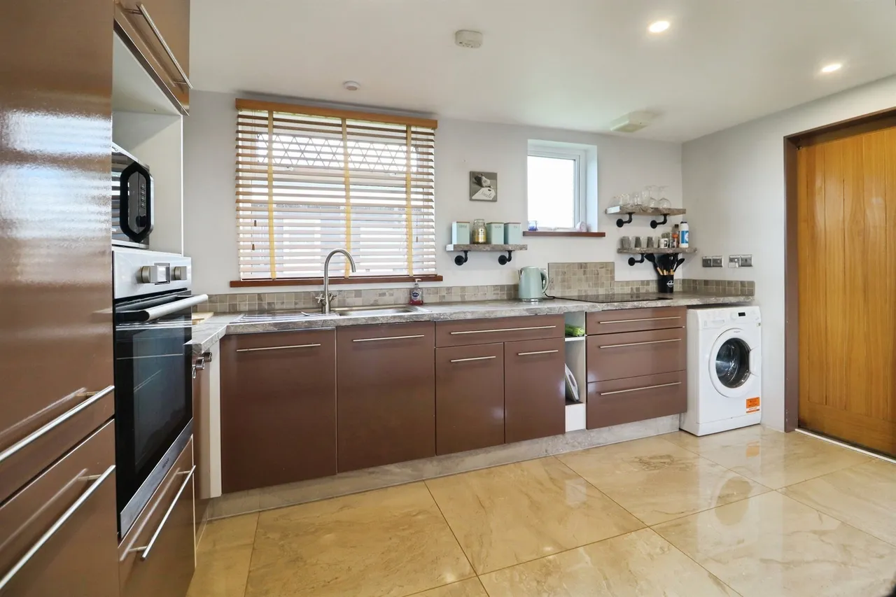 Fort Road, Penarth, CF64, photo 10