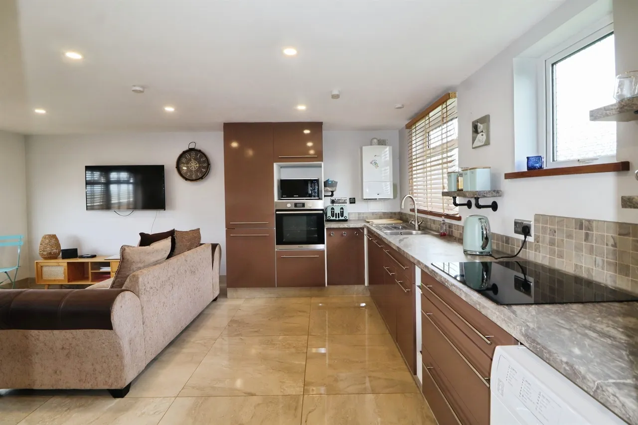 Fort Road, Penarth, CF64, photo 11