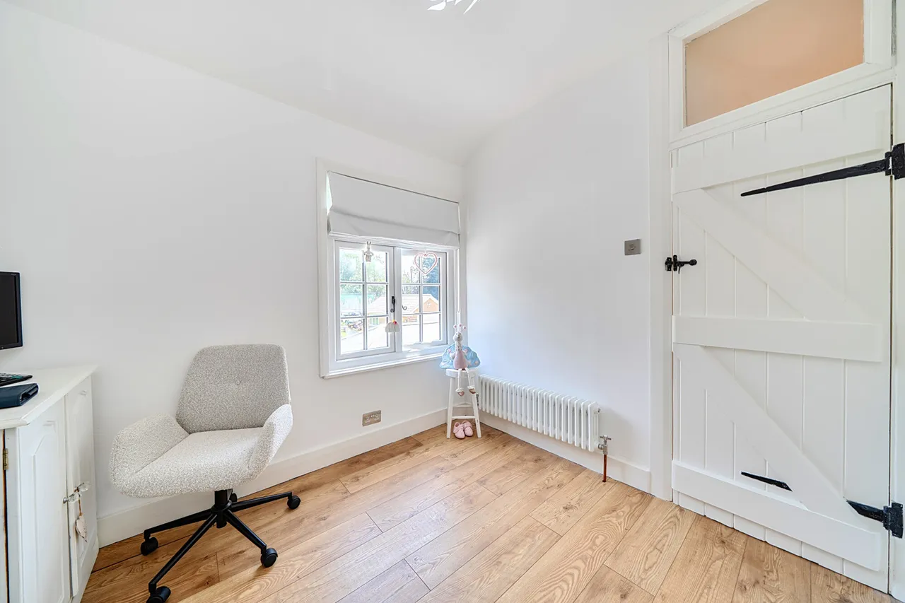 A Truly Exceptional Retreat in the Heart of Prime Uxbridge, UB8, photo 18