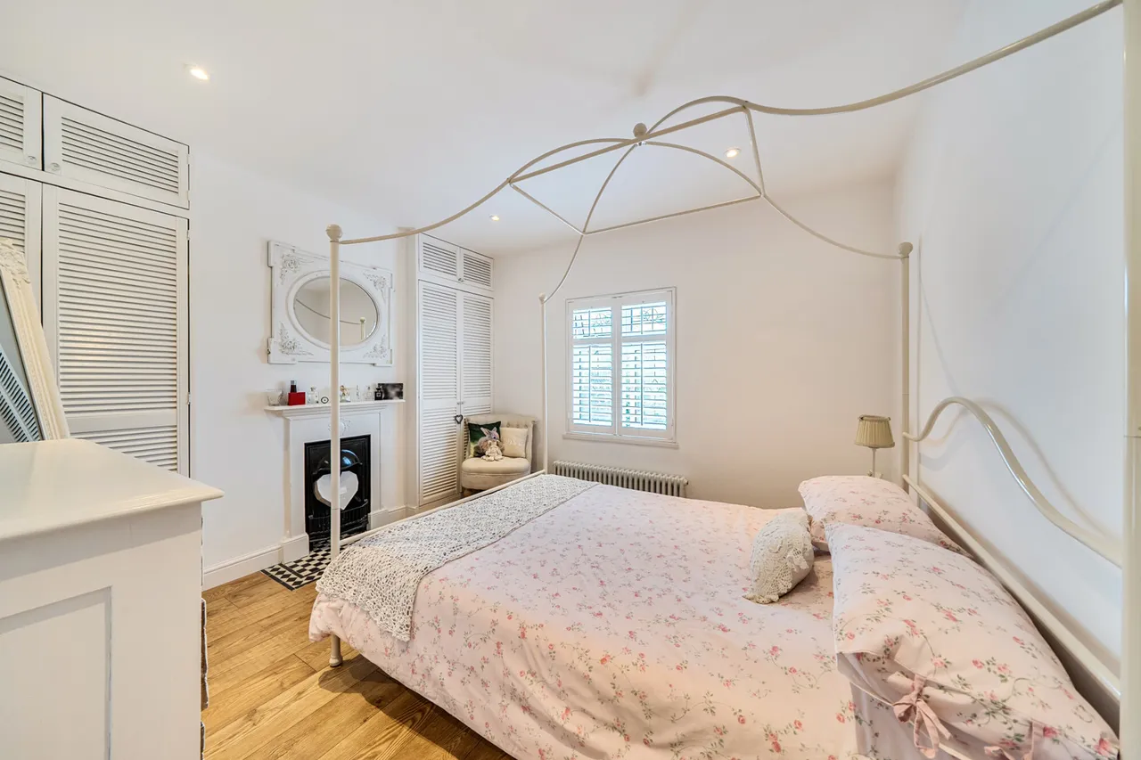 A Truly Exceptional Retreat in the Heart of Prime Uxbridge, UB8, photo 9
