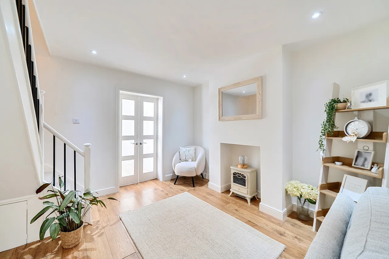 A Truly Exceptional Retreat in the Heart of Prime Uxbridge, UB8, photo 17