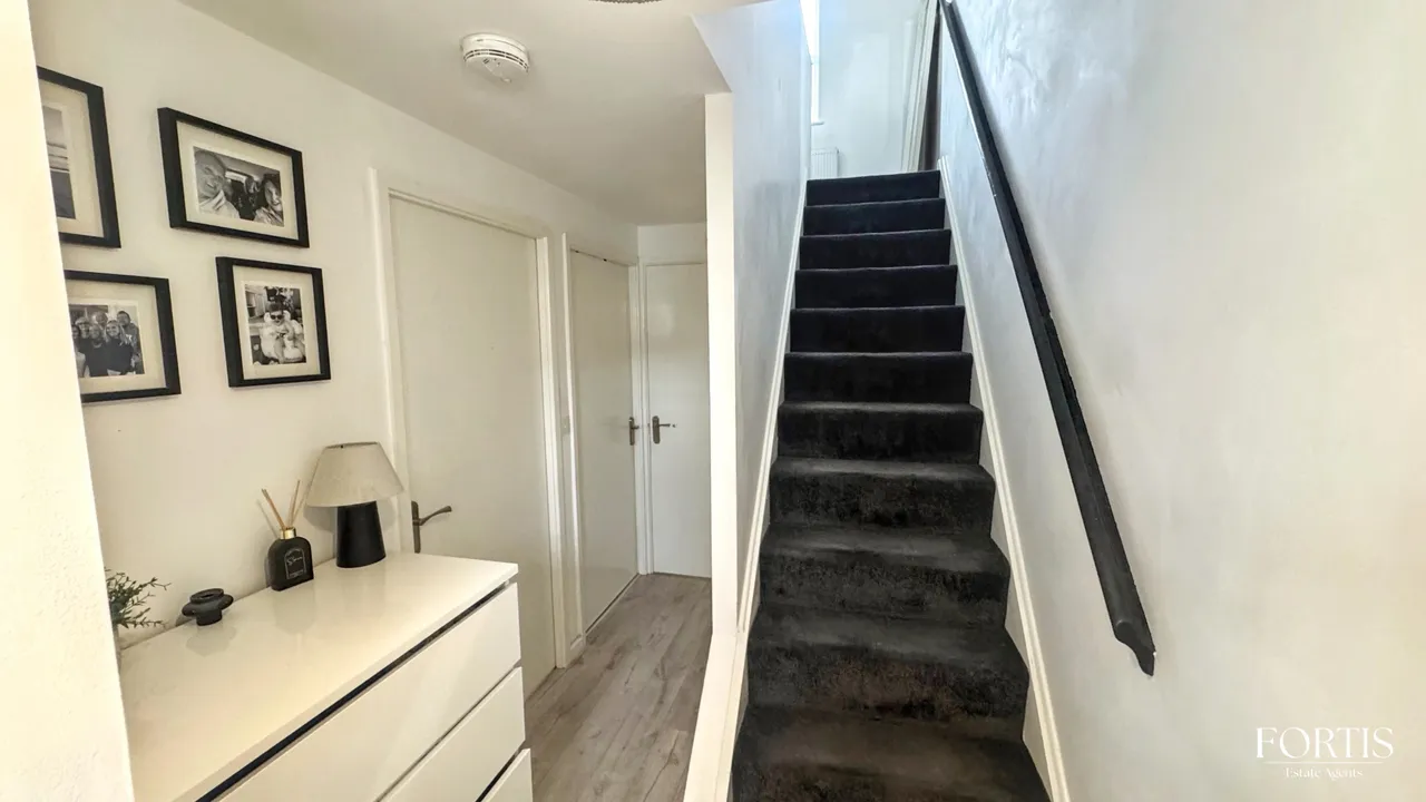 Ariel Close, Newport, NP20, photo 8