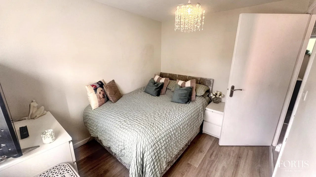 Ariel Close, Newport, NP20, photo 9