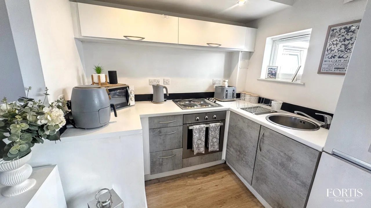 Ariel Close, Newport, NP20, photo 7