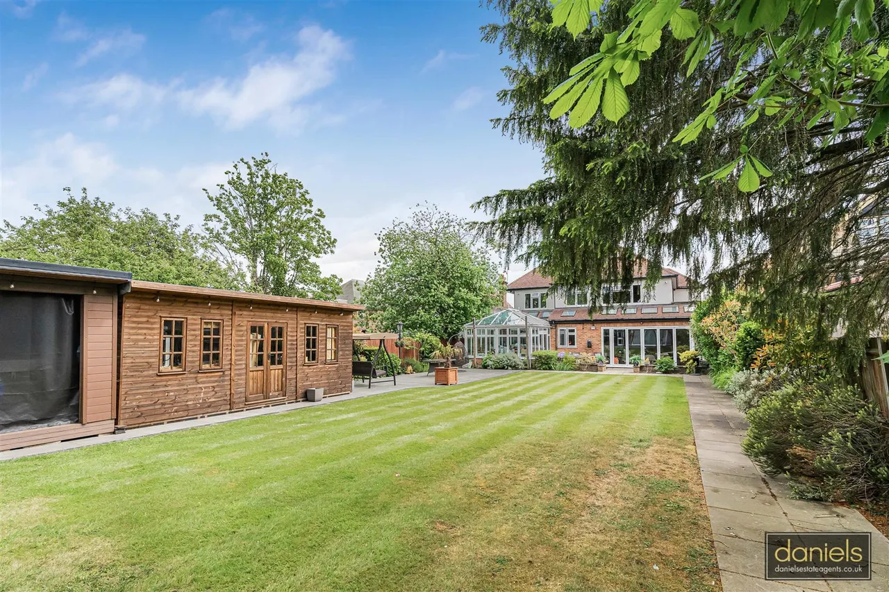 Sudbury Court Drive, Harrow, HA1, photo 2