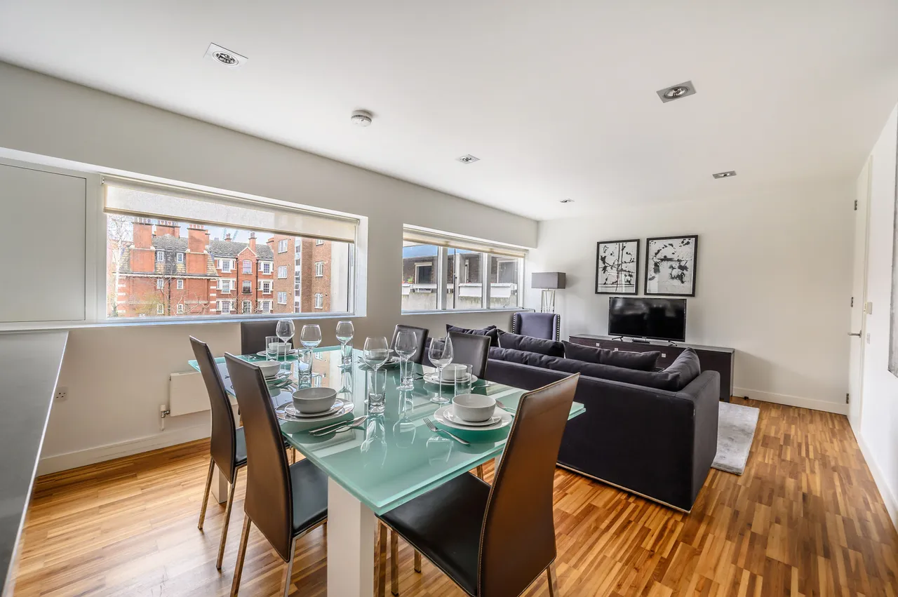 Flat 1b, 161 Fulham Road, London, photo 8