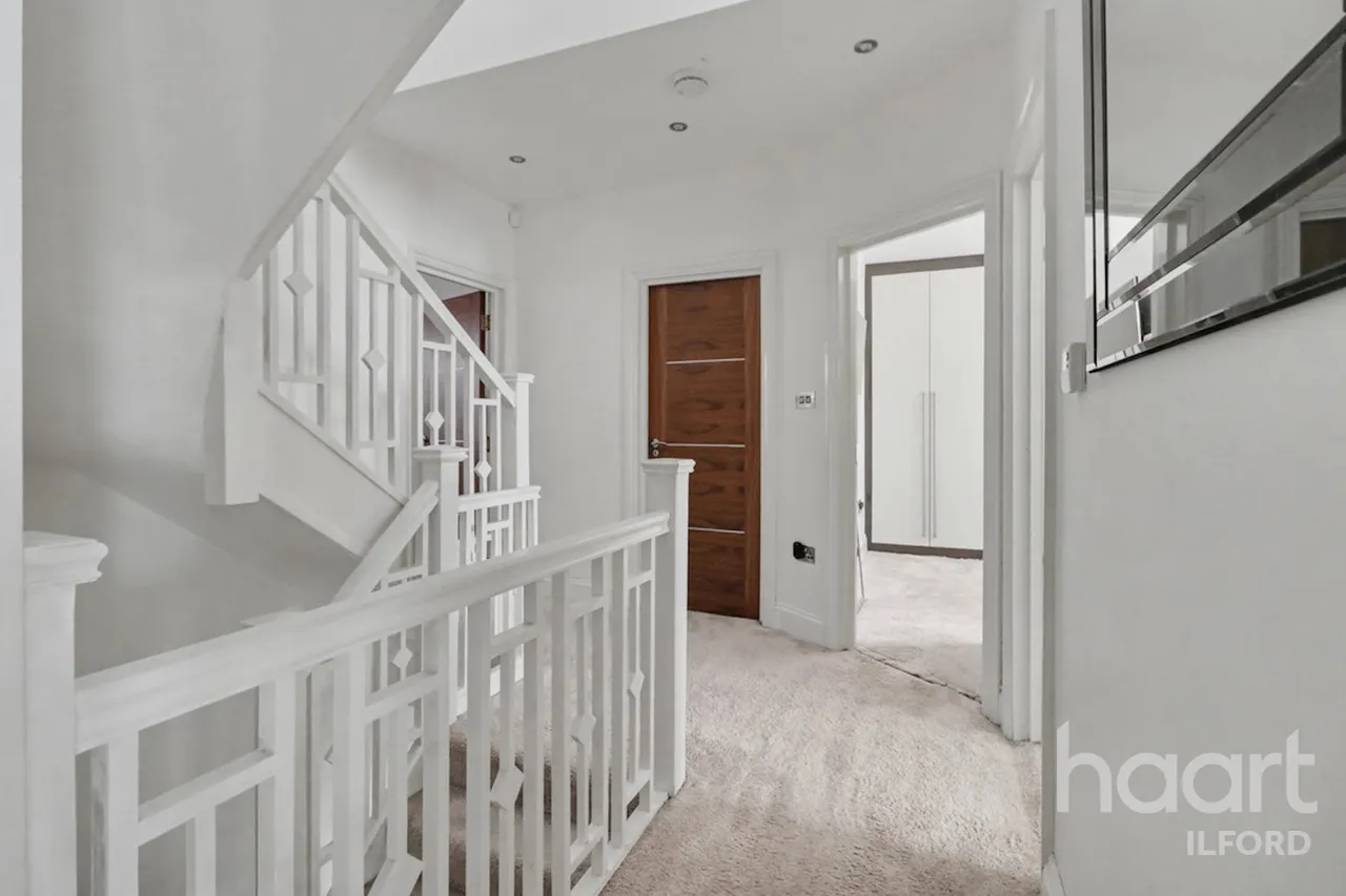 Canterbury Avenue, Ilford, IG1, photo 23